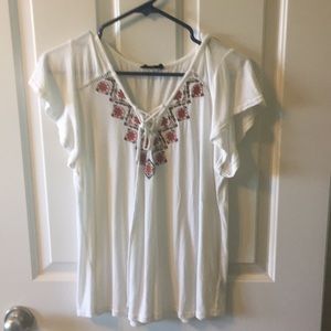 🔥EMBROIDERED FLORAL BLOUSE